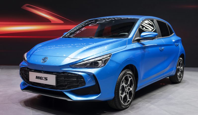 
								MG 3 Standart 1.5l HYB 197 hp A6 FWD full									